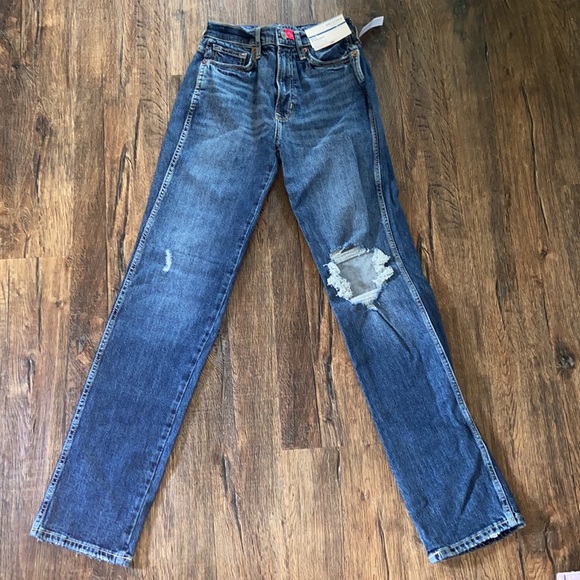 NWT Arizona 90s highest rise straight leg jeans **set of 2**
Size 1,3 - Picture 6 of 9